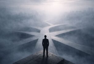 Figura solitária diante de múltiplos caminhos parcialmente ocultos por neblina, simbolizando decisão sob incerteza